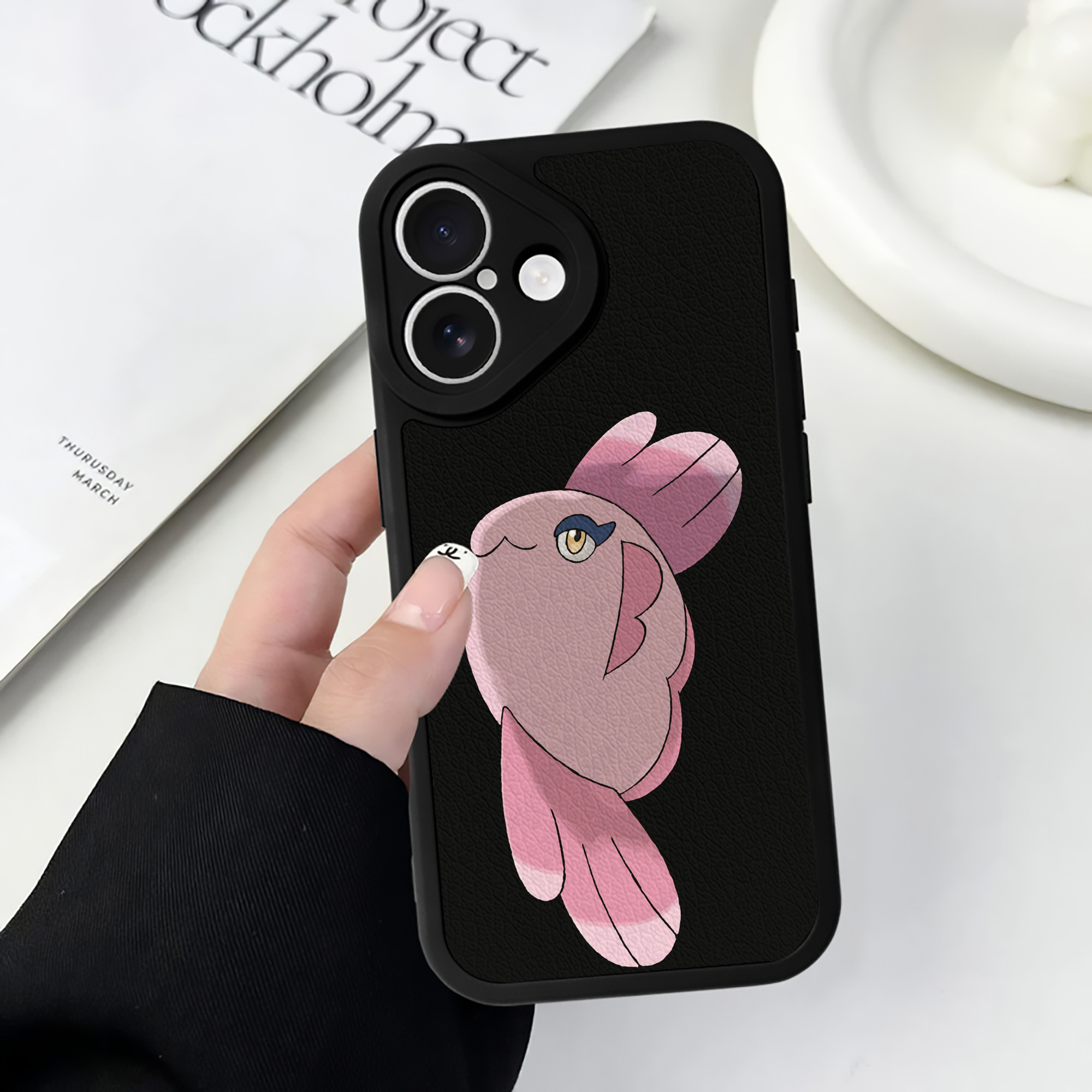 （画像用） ポケットモンスター Pokémon 【iPhone 16シリーズ対応】シリコンスマホケース（レザー調） 材質：シリコン